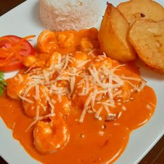 pescado-salsa-langostinos